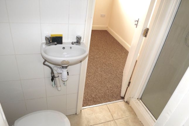 27, Hove photo 4