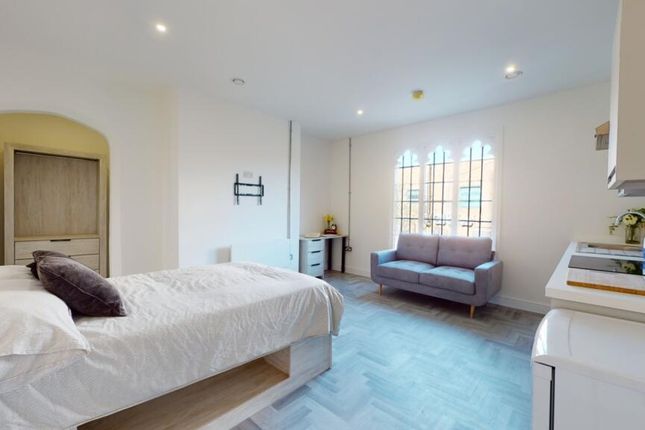 A Spacious And Well-Lit Large Double Bedroom With ...
