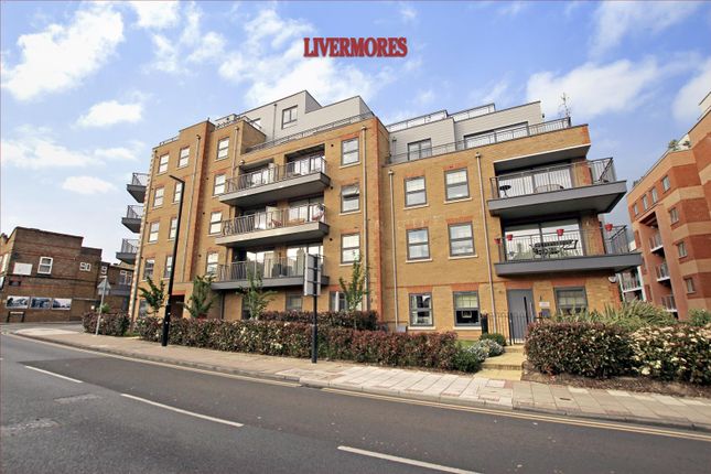 1-bed flat on Flat 26, Hillcross Court, Sidcup, £320,000