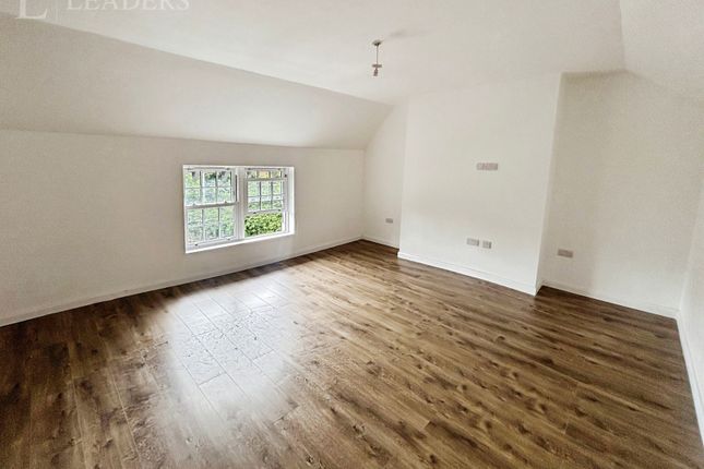Flat 5, 22, Little Hallam Hill, Derbyshire photo 3