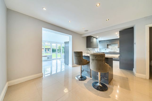 419 Valley Drive, Gravesend photo 4