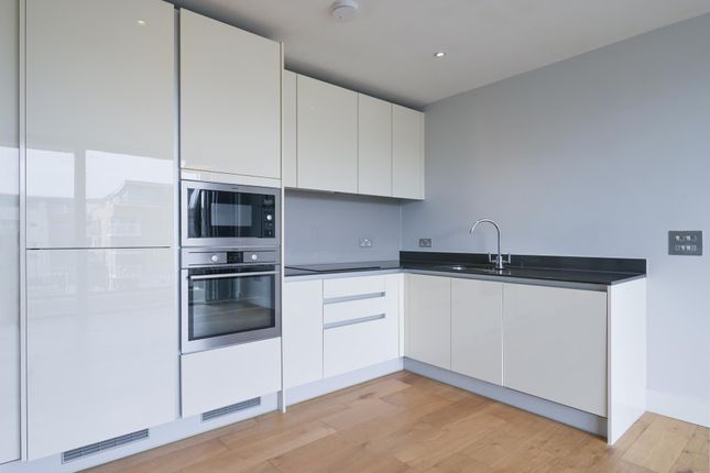35 Halyards Court, Durham Wharf Drive, Brentford photo 5