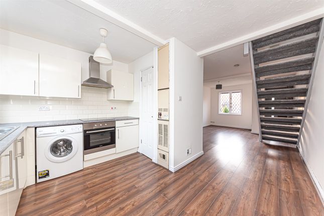 34 Marigold Close, Crowthorne photo 3