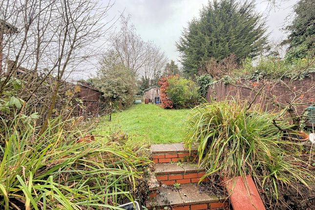4, Stapleton Road, Borehamwood photo 4