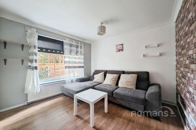 143, Roman Way, Surrey photo 2