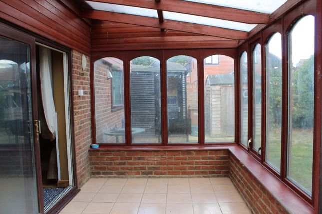 11, Lyndhurst Drive, Chelmsford photo 4
