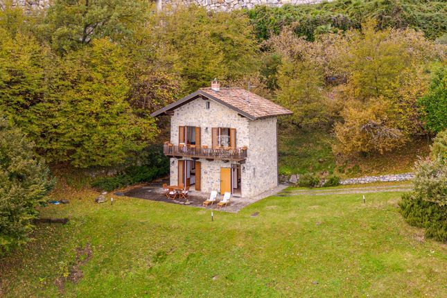 Detached house for sale in 22010 Plesio, Province Of Como, Italy