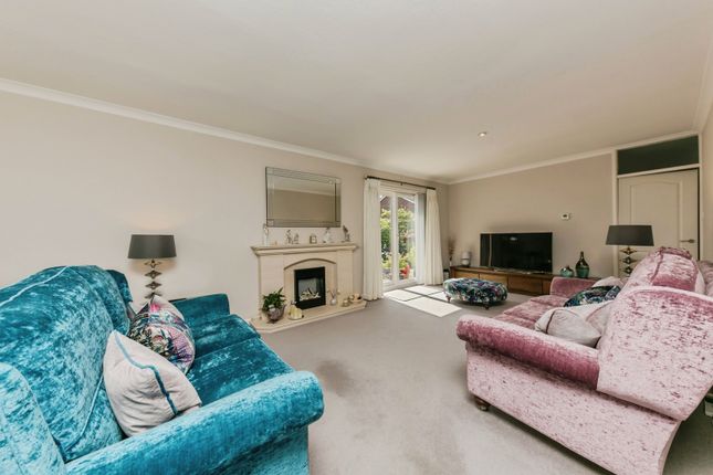 8, Peterborough Close, Cheshire photo 3