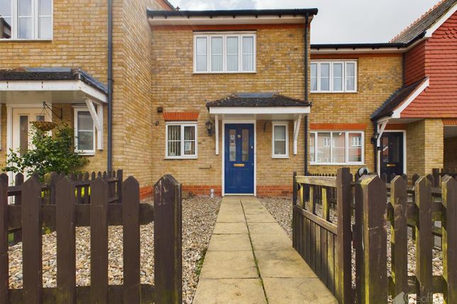 Thumbnail Terraced house for sale in The Beacons, Stevenage