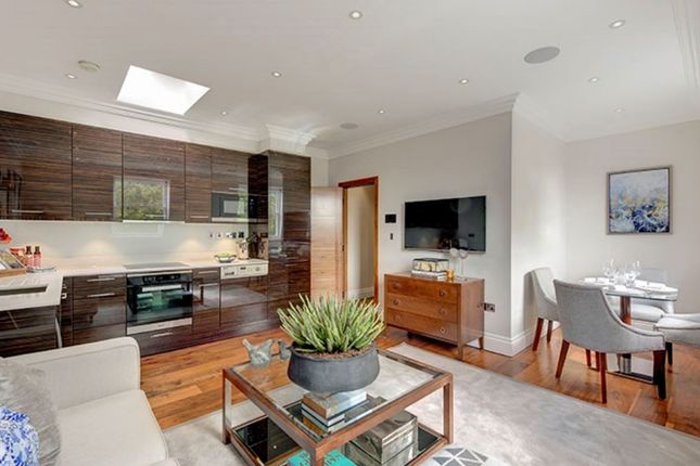 Thumbnail Flat to rent in Garden House, Kensington, London