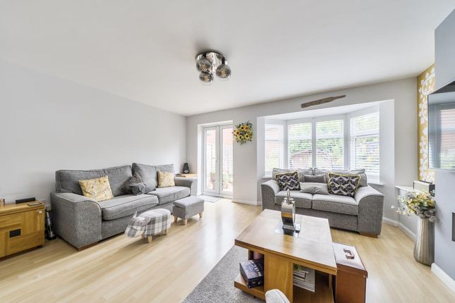 20 GRIFFIN CLOSE, Twyford, Banbury photo 2