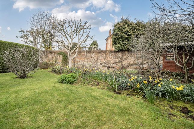 37, Highlands, Devizes photo 2
