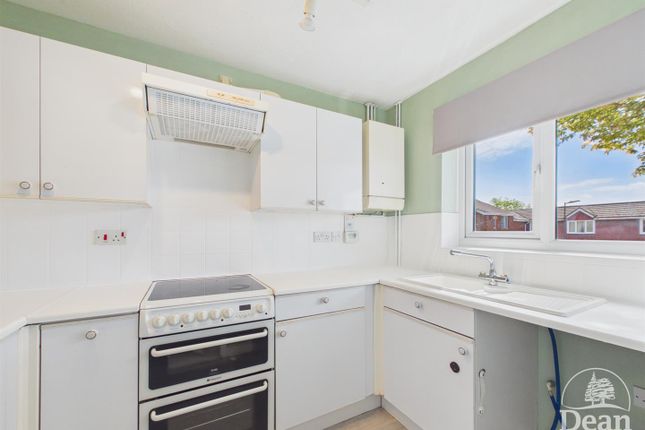 6, Octavia Place, Lydney photo 3