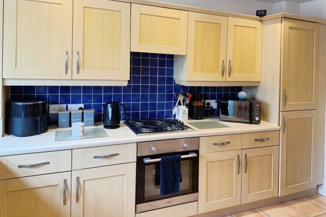 10, Gritstone Close, Burley in Wharfedale photo 2