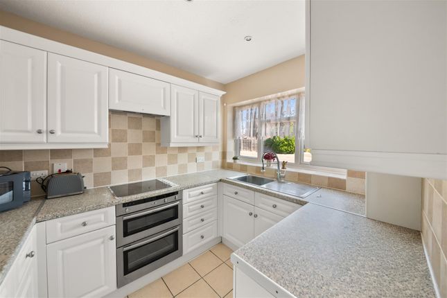 11, Paget Road, Uxbridge photo 3