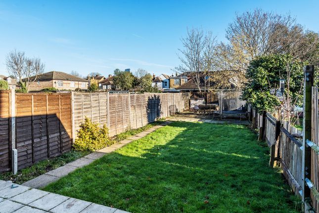 3 Waddon Close, Croydon photo 2