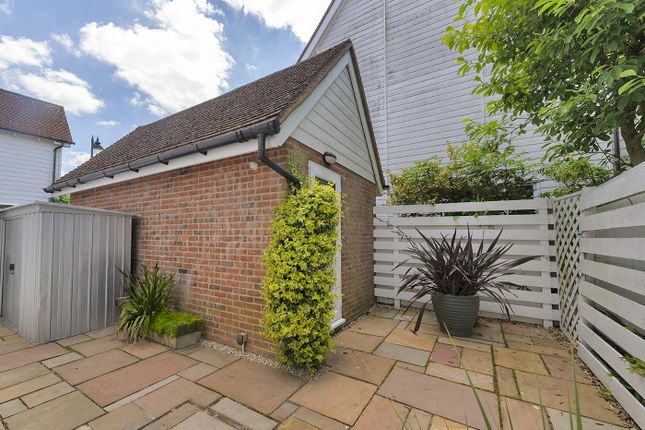 12, Carlton Close, Kings Hill photo 2