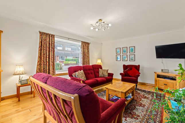 33 Melville Gardens, Bishopbriggs photo 2