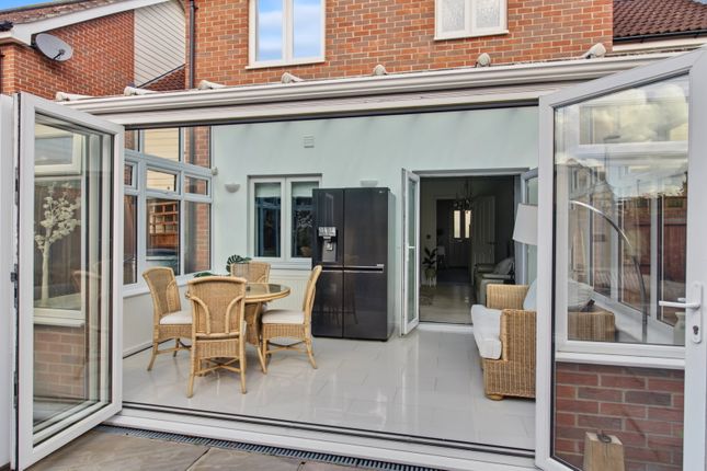 12, Le Noke Avenue, Romford photo 3