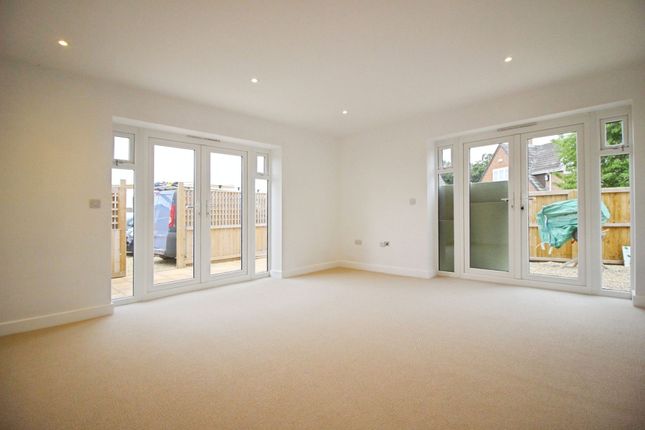 132a High Street, Swindon photo 3