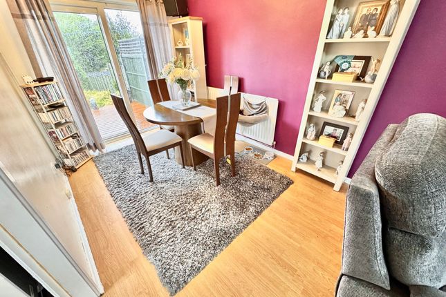 59 Salisbury Drive, Nuneaton photo 4