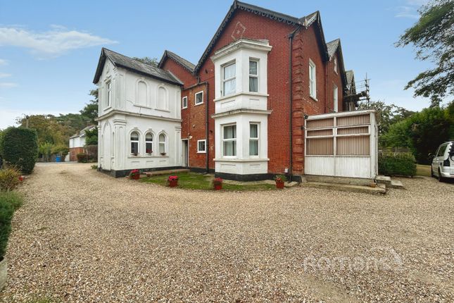 124E,, Reading Road South, Hampshire photo 2