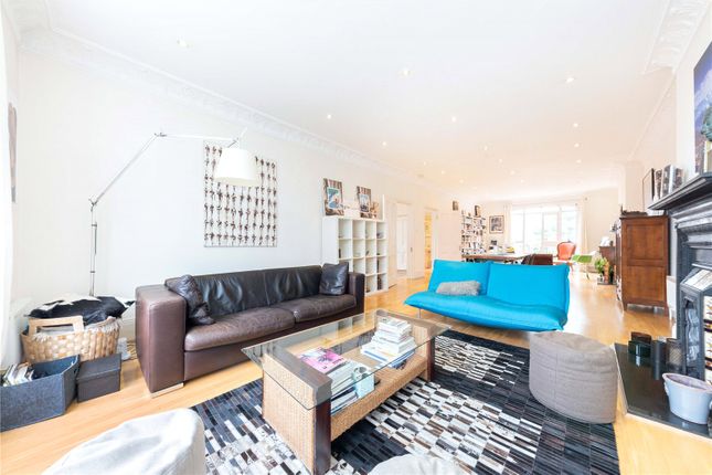 Maisonette to rent in Compayne Gardens, South Hampstead