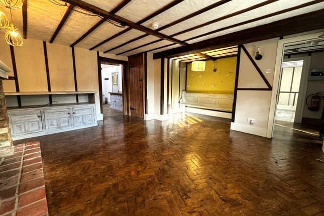 Woodleys Cottage, Bow Brickhill Road, MILTON KEYNES photo 3
