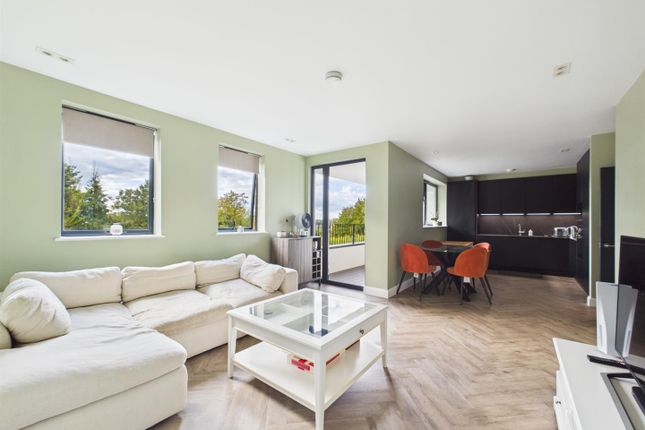 Flat 5 East Cliff House, 5, Highland Road, Purley photo 2