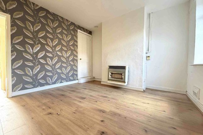 35, Field Drive, Mansfield photo 2