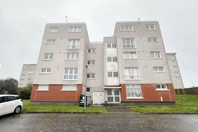 3-bed flat on 4E, MacEwan Place, Kilmarnock, £24,000