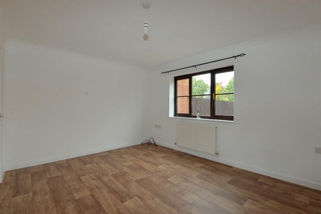 Gooch Close, Bridgwater photo 2
