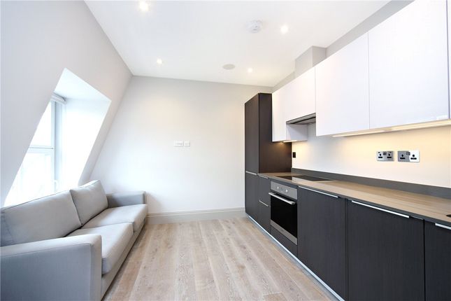 Thumbnail Flat to rent in Grayton House, 498-504 Fulham Road, London