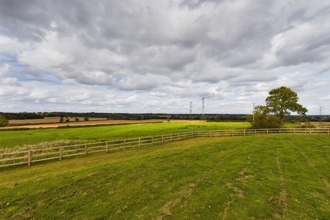 Country house for sale in Monkcomb Farm, East Claydon