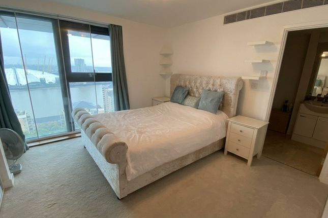 245 Proton Tower, Blackwall Way, London photo 4