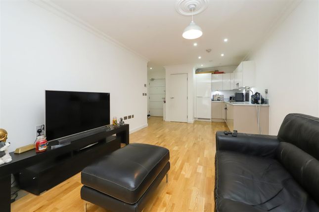 27, Kew Apartments, 3 Wintergreen Boulevard, West Drayton photo 4
