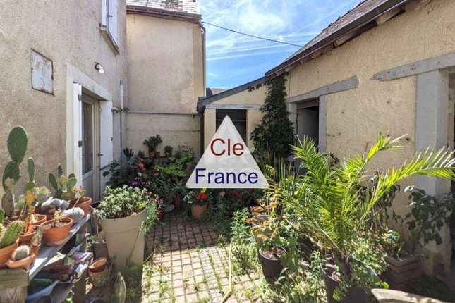 Property for sale in Chateauneuf-Sur-Sarthe, Pays-De-La-Loire, 49330, France