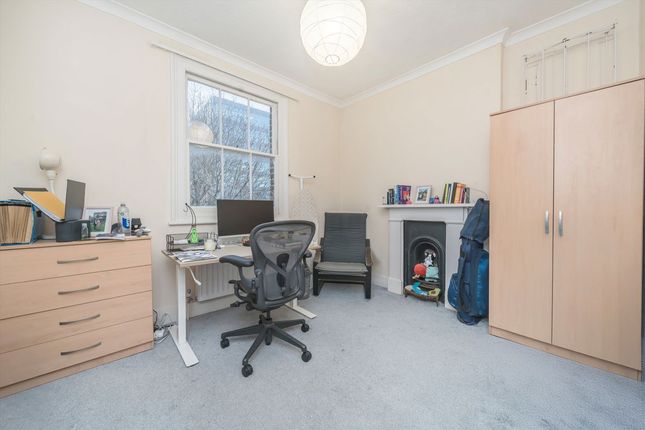 Flat D, 26, Mattock Lane, London photo 4