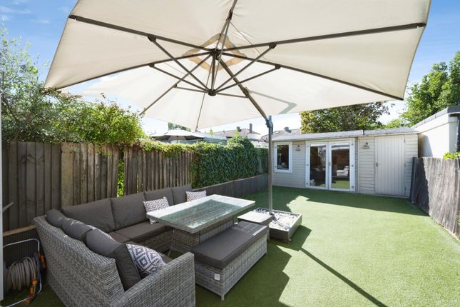 36, Meadway, Surbiton photo 4