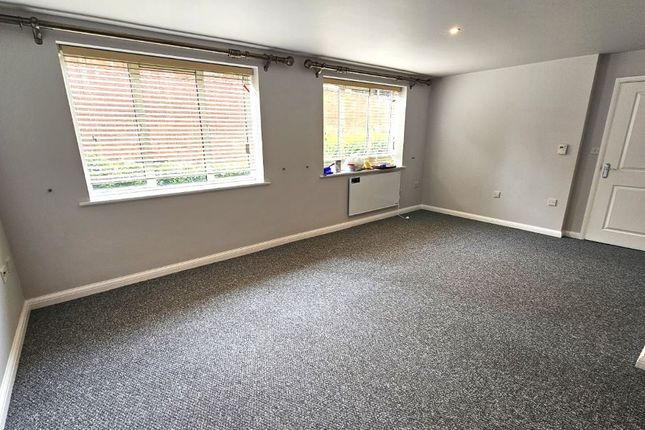 Flat to rent in Magdala Court, The Butts, Worcester