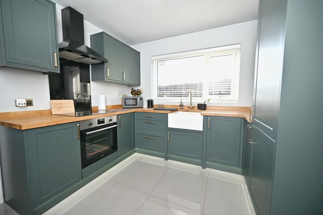 5, Boswell Close, Barnsley photo 5