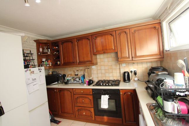 10, Longford Court, West Ewell photo 2