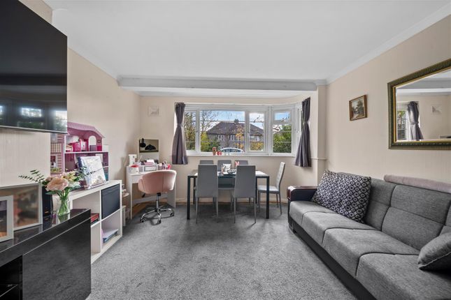 8, Hambledon Gardens, London photo 3