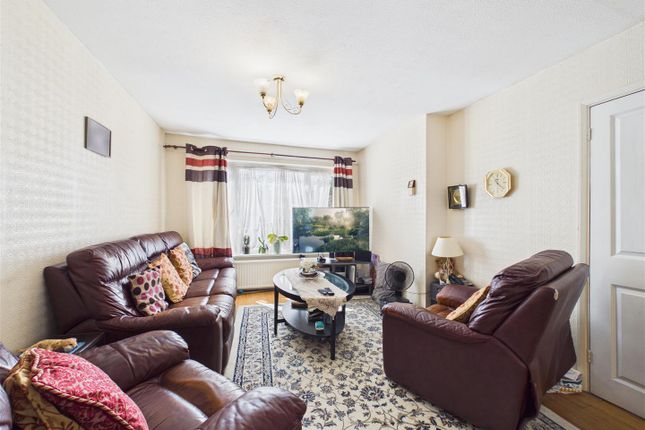 230, Fleetside, West Molesey photo 3