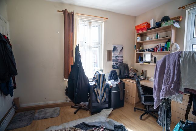 11b Hyde Park Road, Leeds photo 5