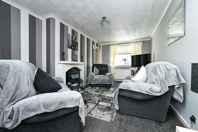 14, Bank View, Airdrie photo 3
