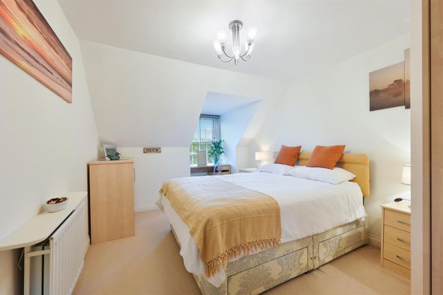Flat for sale in Brighton Road, Banstead