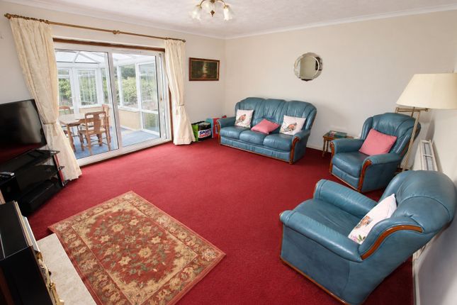 39 Park Boulevard, Holland-on-Sea photo 5