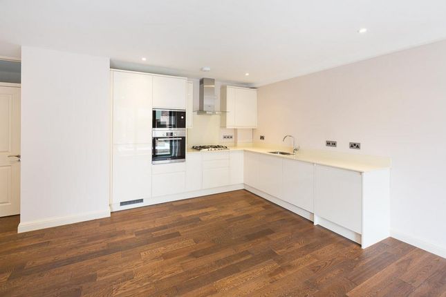 Thumbnail Flat to rent in High Street Wanstead, London