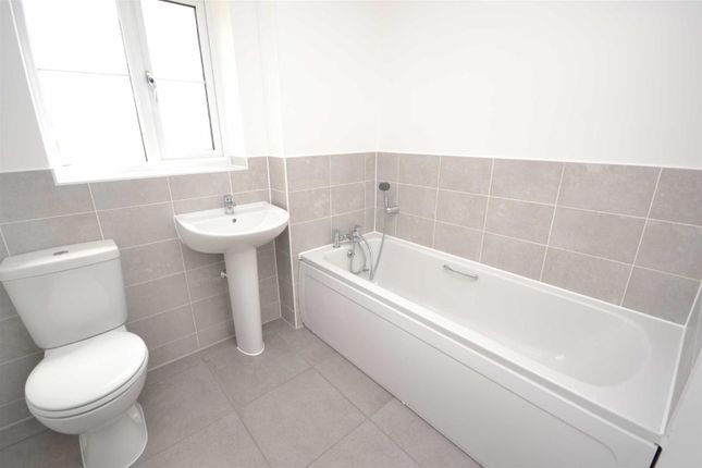 83, London Road, Corby photo 4